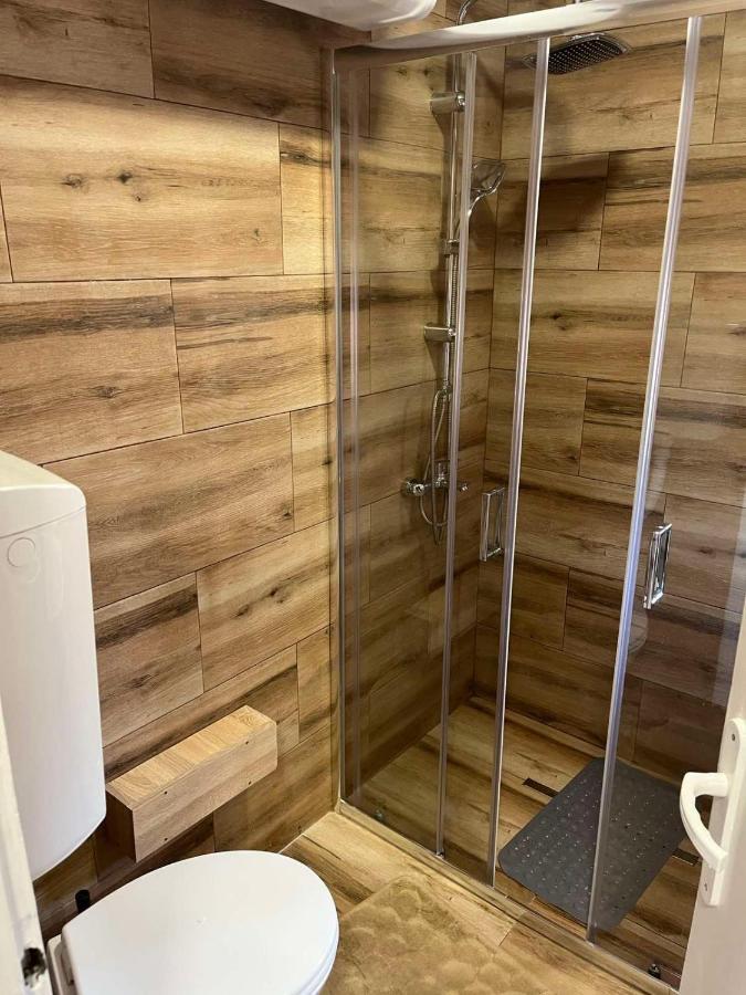 Apartman Petrov Donji Milanovac Exterior foto