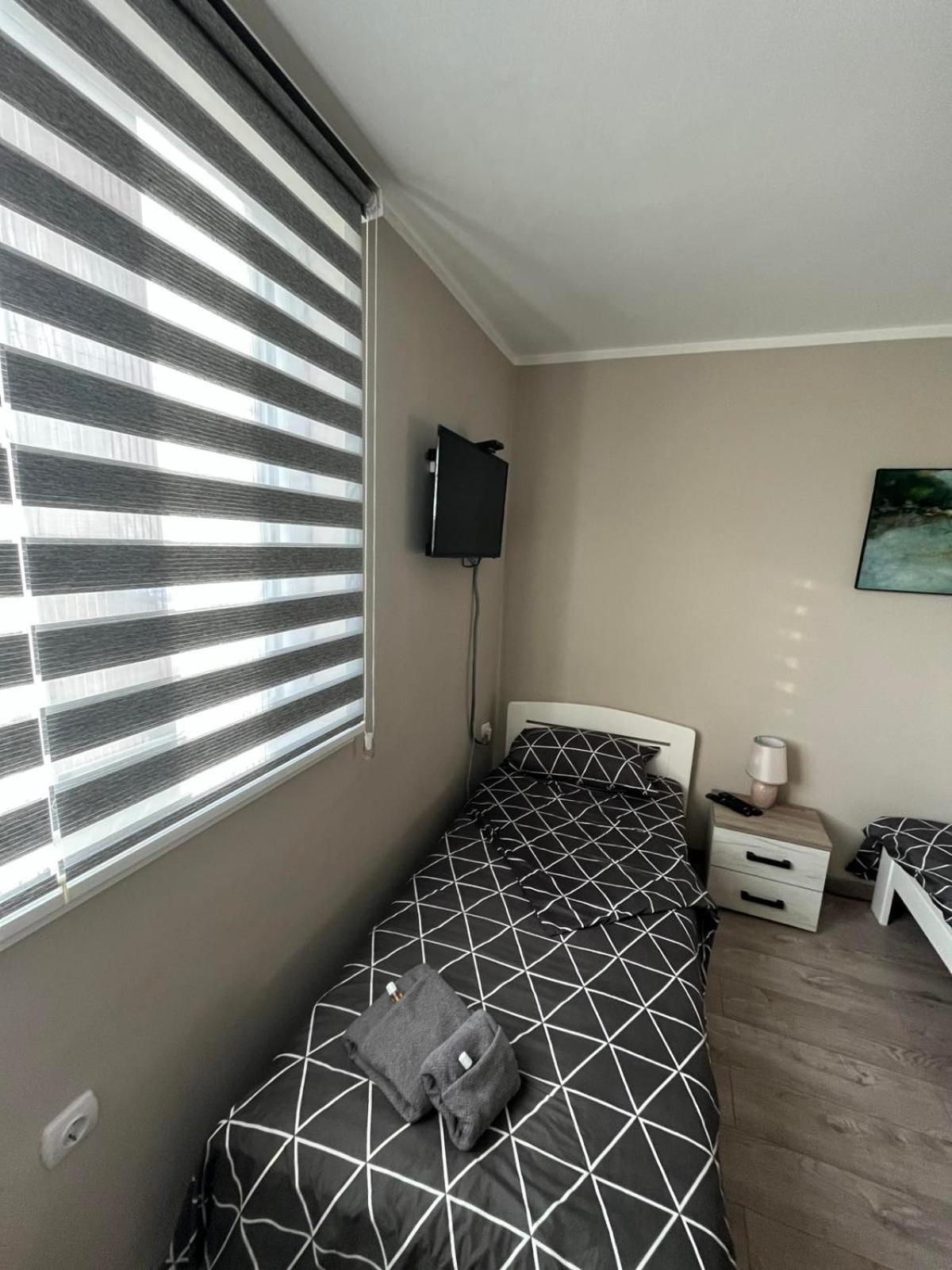 Apartman Petrov Donji Milanovac Exterior foto